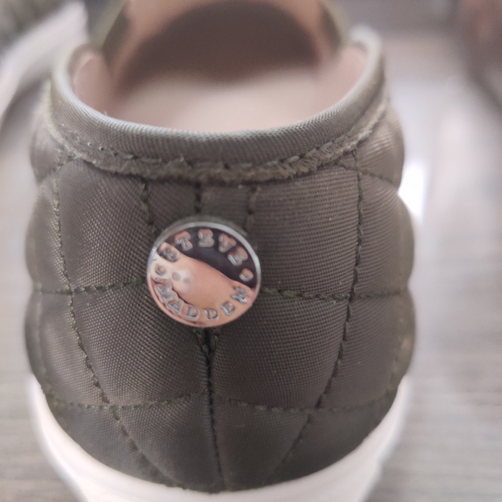 Steve Madden - Picture 2 of 2